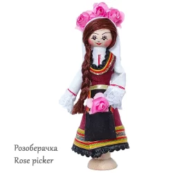 Розоберачка - район Розова Долина (Rose picker) сувенирна (битова) кукла 12.5cm